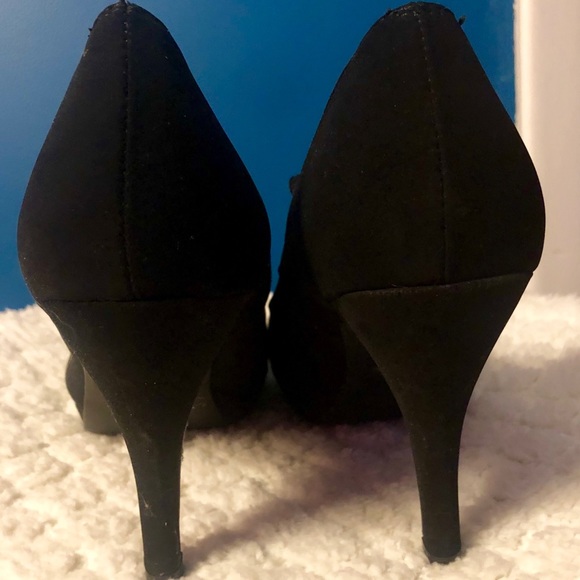 Pumps - Picture 3 of 4